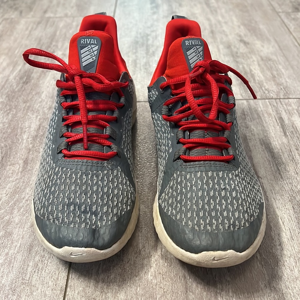 Nike Rival 6Y Red and Gray Shoes - Picture 2 of 8